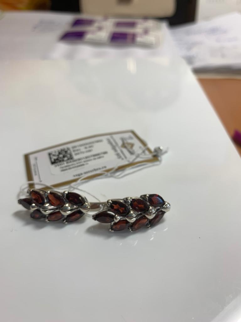 Кольцо из серебра с камнем Гранат фото, цены