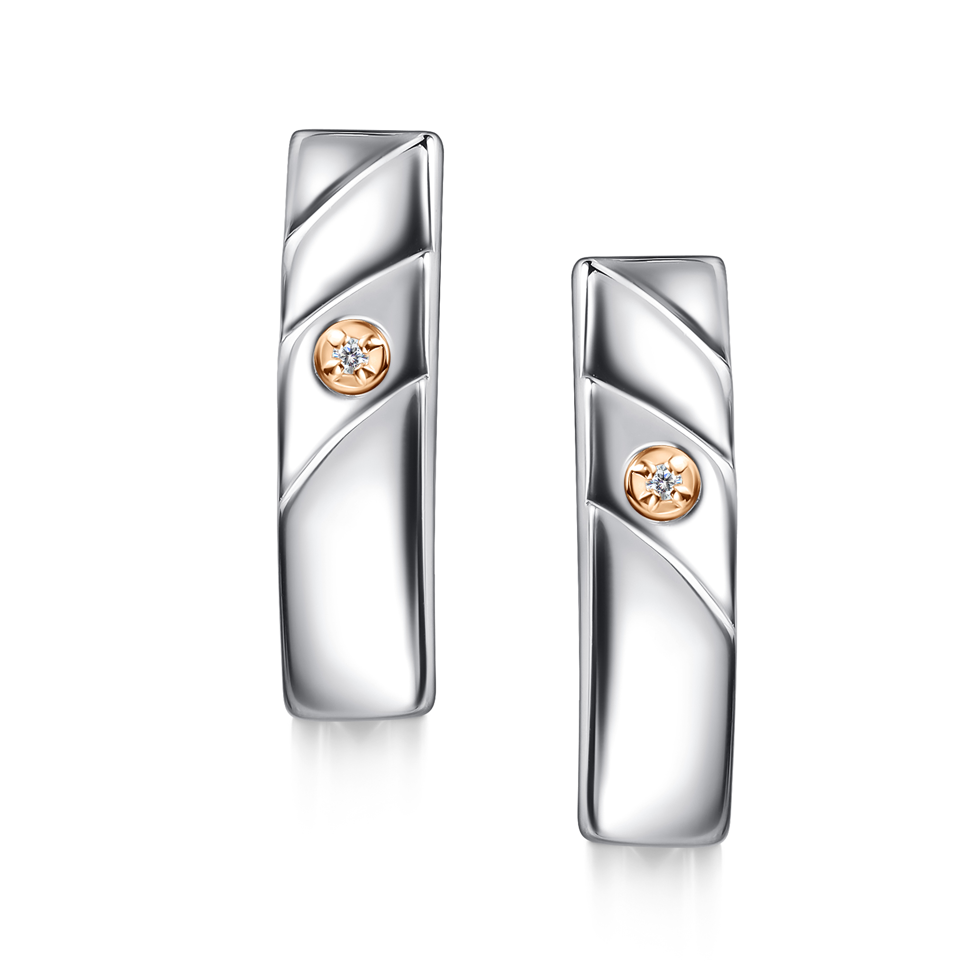 Серьги из серебра с камнем Бриллиант, вставками золота фото, цены