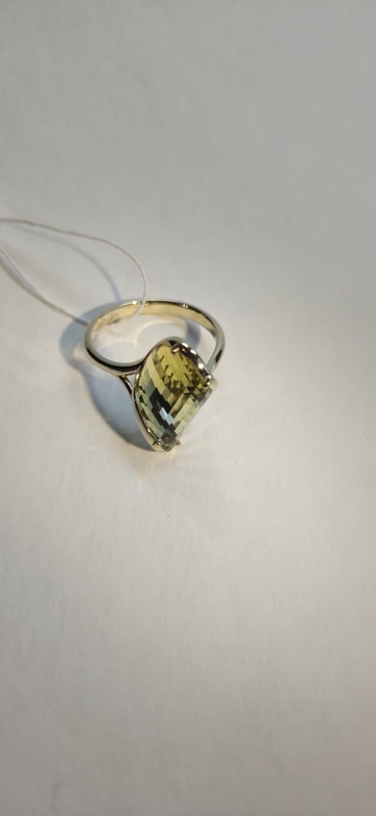 Кольцо из золота с камнем Султанит г/т фото, цены