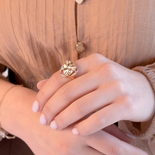 Кольцо из золота с камнем Топаз фото, цены