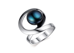 Кольцо из серебра с камнем Жемчуг фото, цены