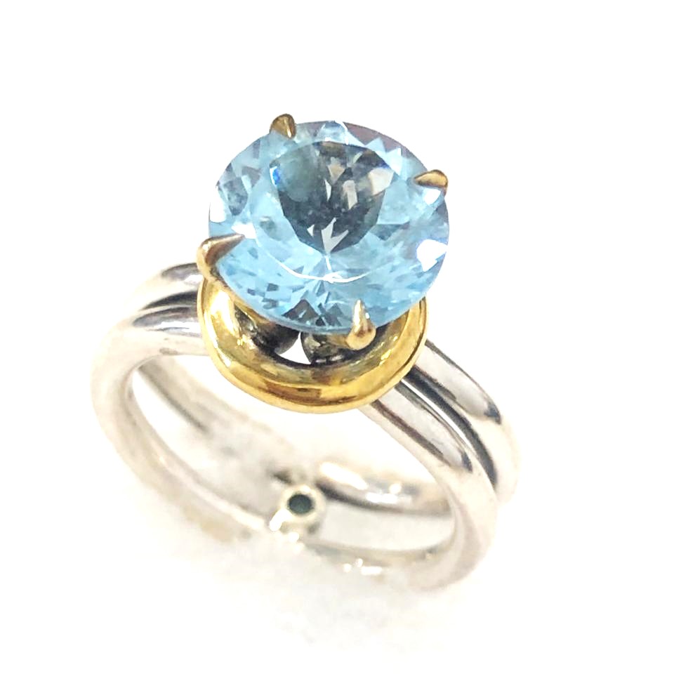 Кольцо из серебра с камнем Топаз фото, цены