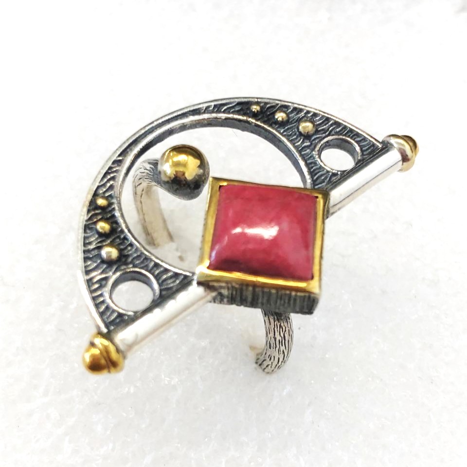 Кольцо из серебра с камнем Тулит фото, цены