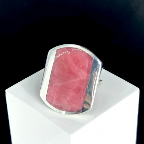 Кольцо из серебра с камнем Родонит фото, цены