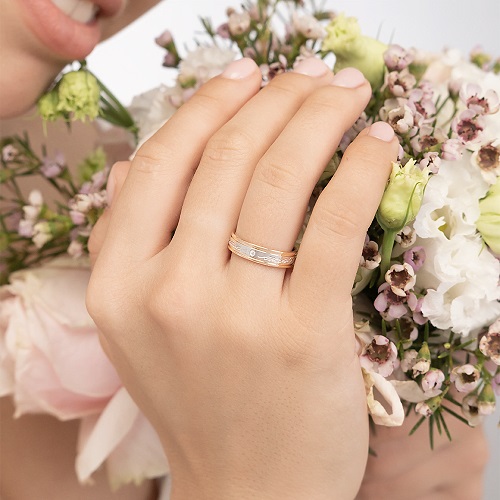 Кольцо из золота с камнем Фианит фото, цены