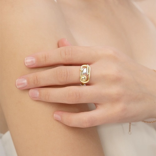 Кольцо из золота с камнем Топаз фото, цены