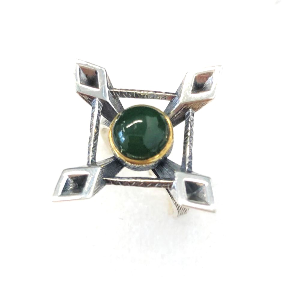 Кольцо из серебра с камнем Нефрит фото, цены