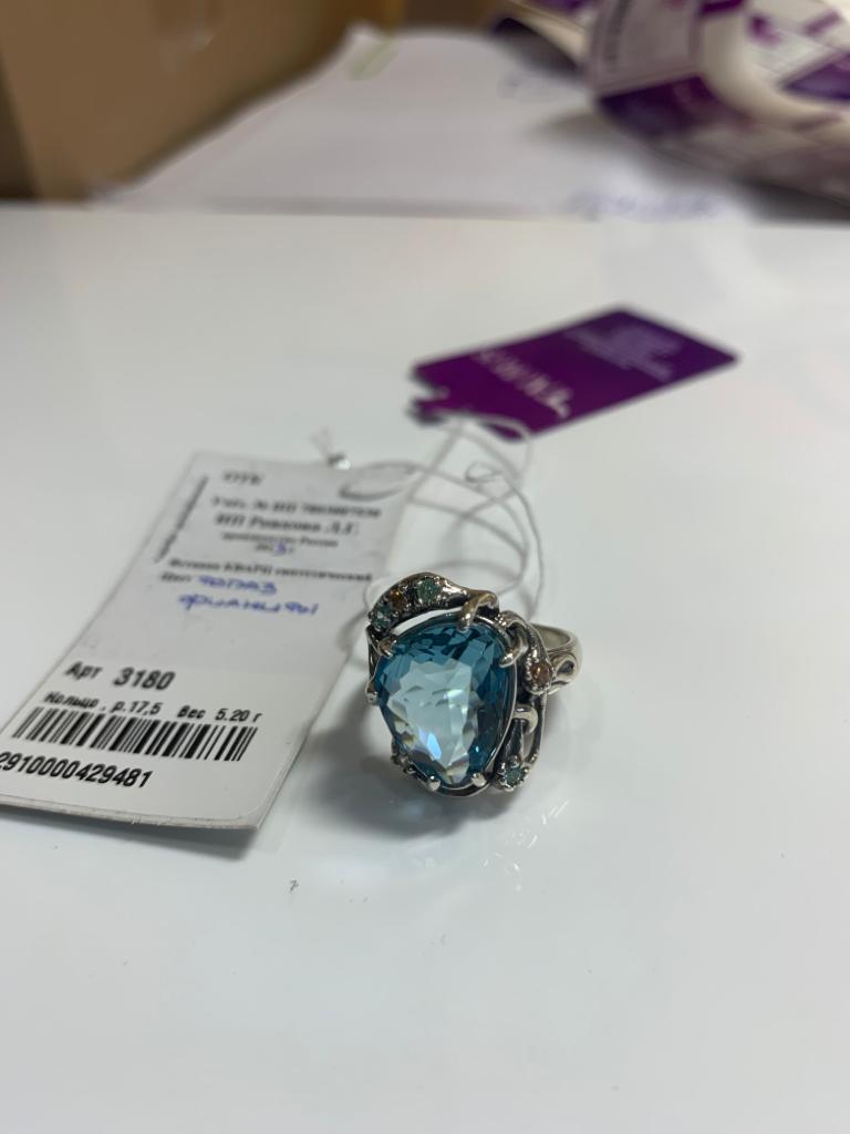 Кольцо из серебра с камнем Фианит, александрит синт. фото, цены
