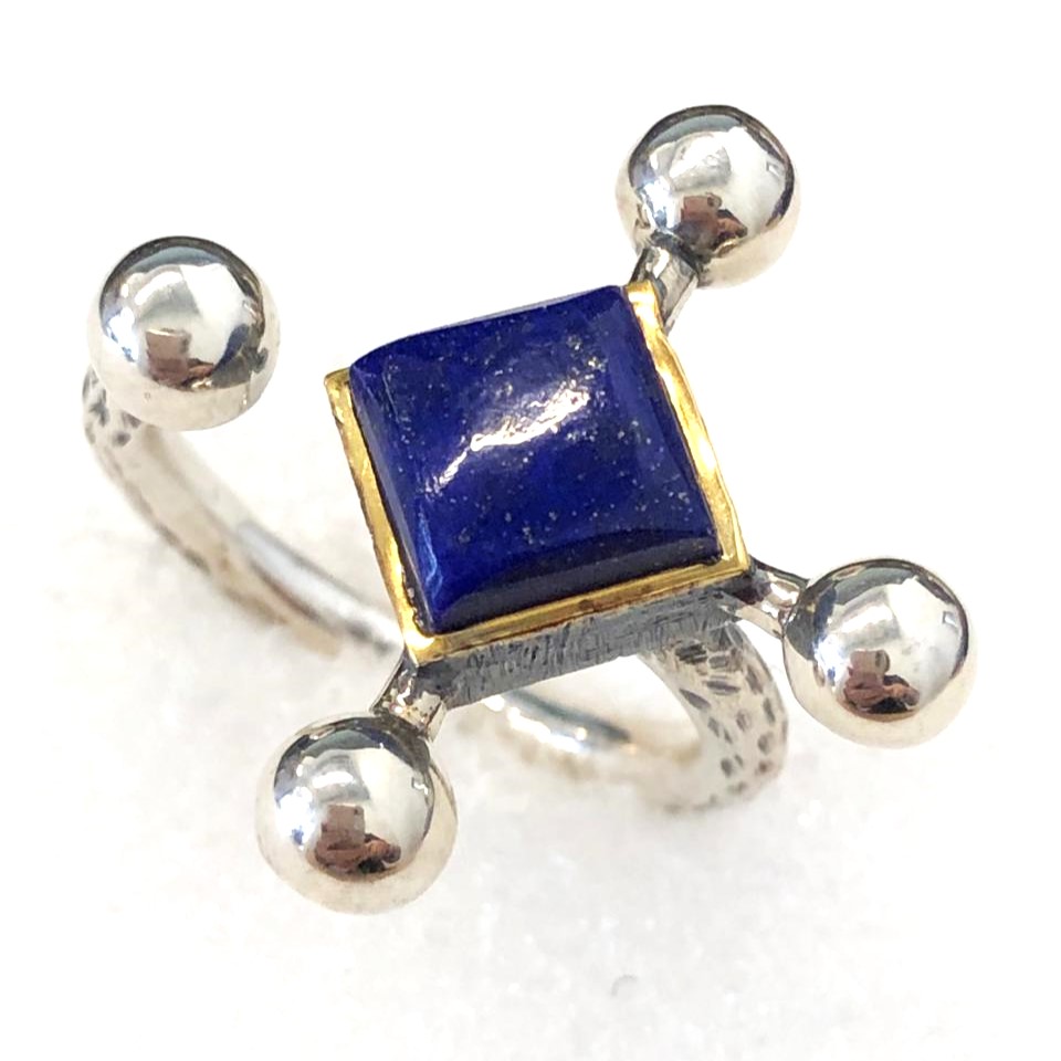 Кольцо из серебра с камнем Лазурит фото, цены