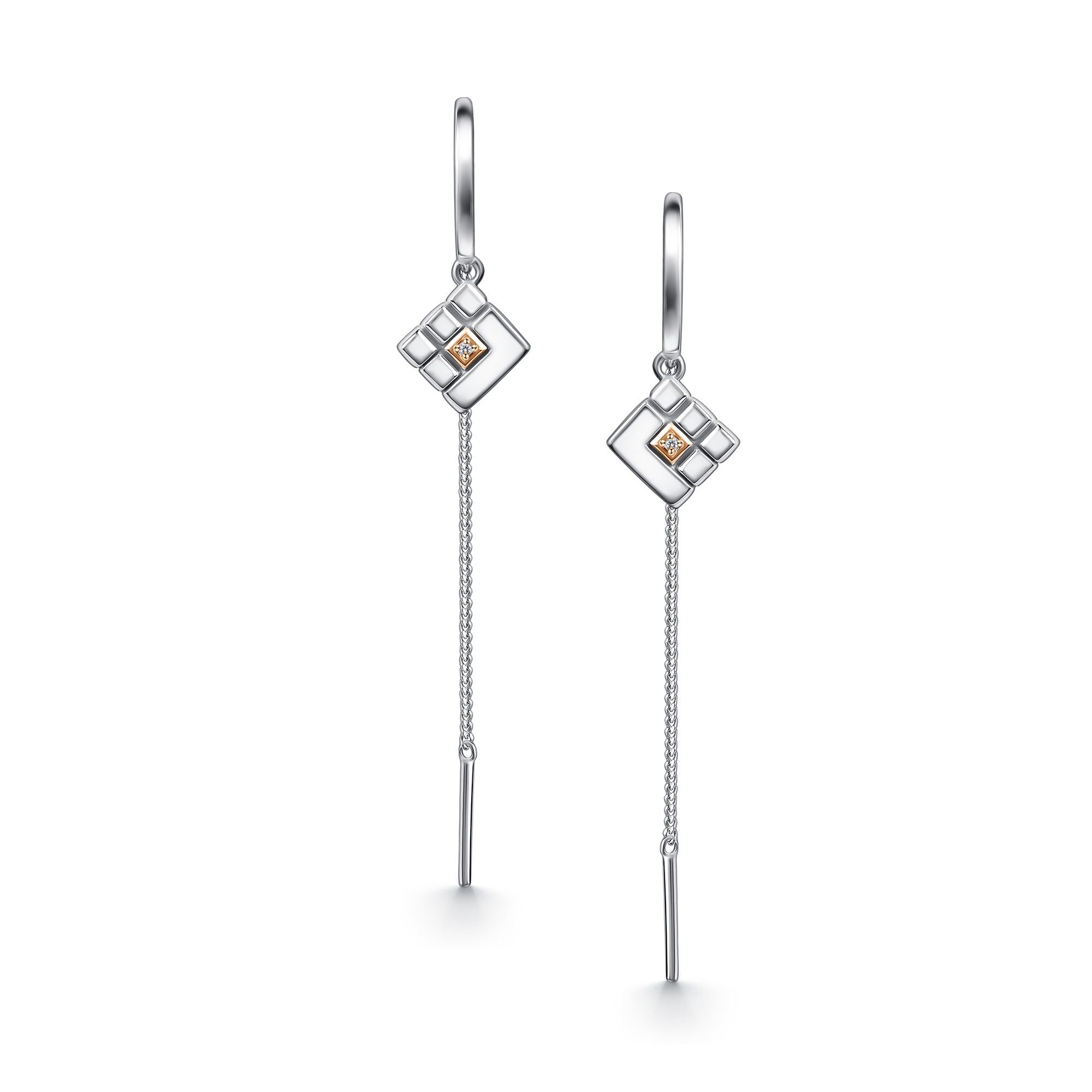 Серьги из серебра с камнем Бриллиант, вставками золота фото, цены