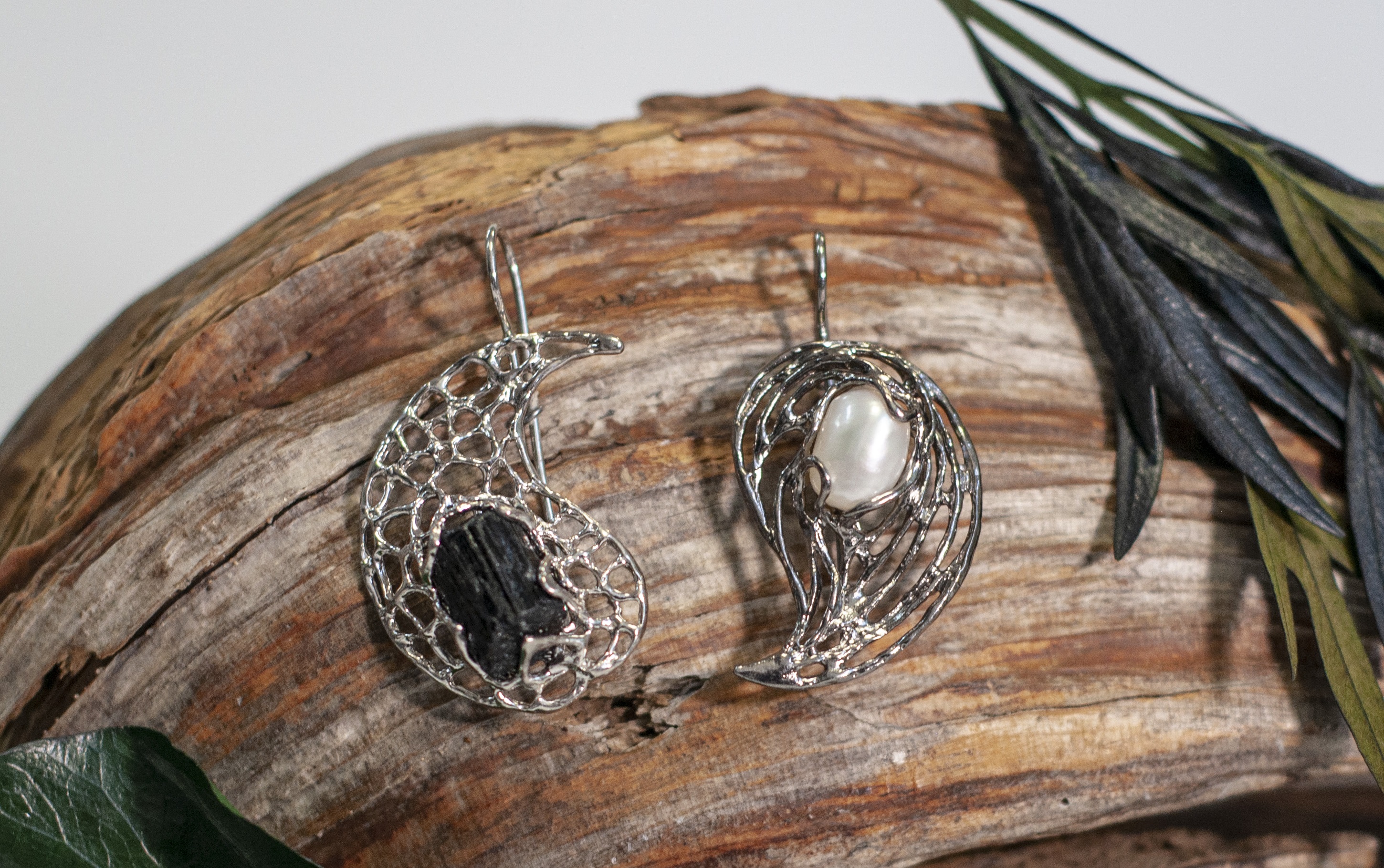 Серьги из серебра с камнем Жемчуг, Бриллиант, Турмалин фото, цены