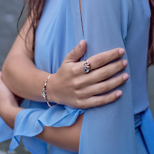 Кольцо из золота с камнем Топаз фото, цены