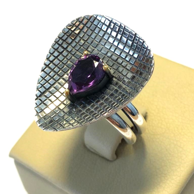 Кольцо из серебра с камнем аметист фото, цены