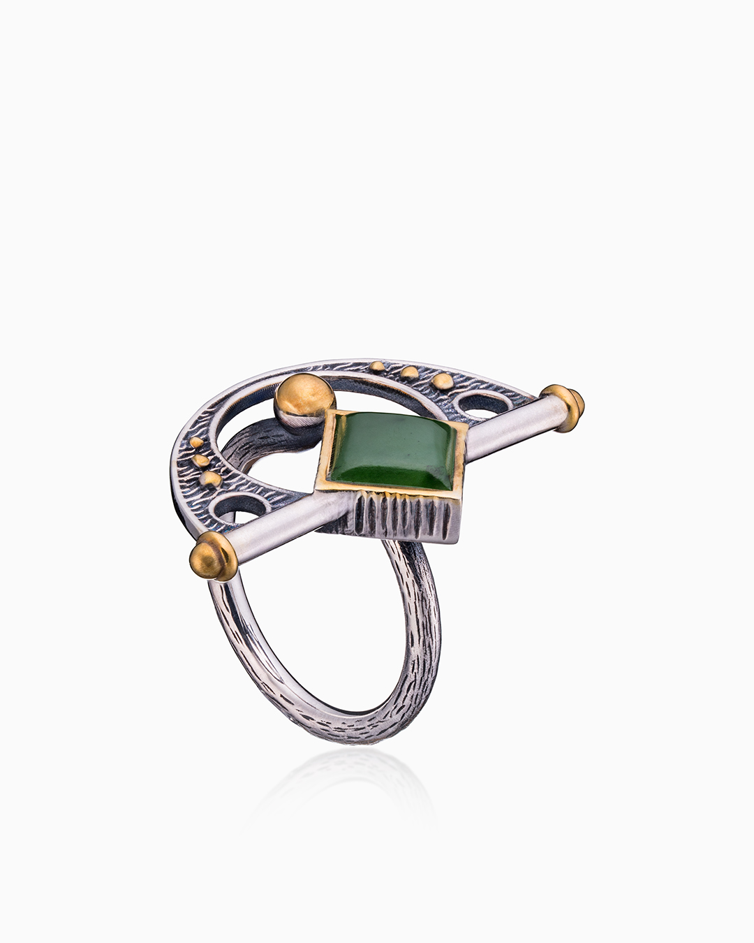 Кольцо из серебра с камнем Нефрит фото, цены