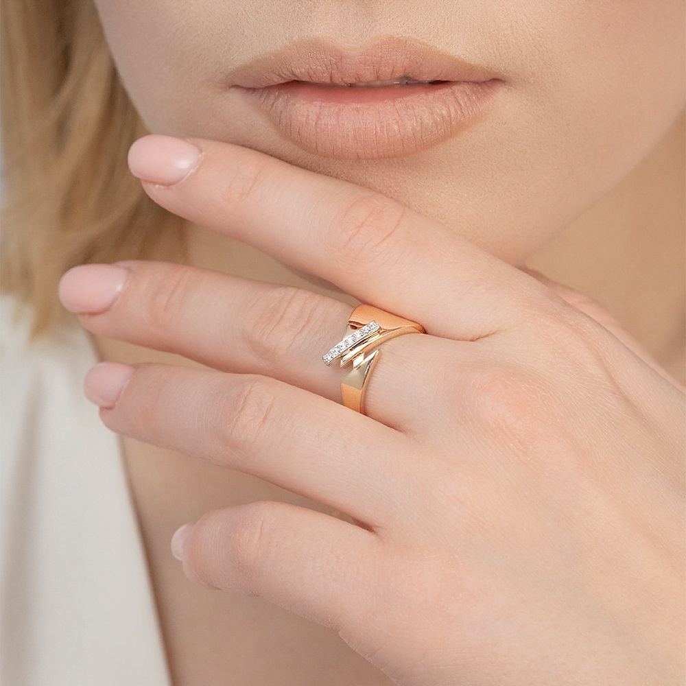 Кольцо из золота с камнем Фианит фото, цены