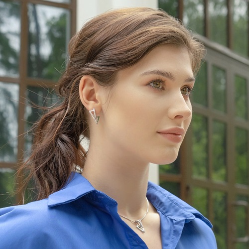 Серьги из серебра с камнем Фианит фото, цены