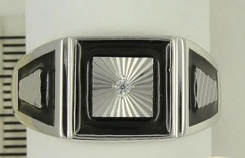 Печатка из серебра с камнем Фианит, вставками эмали фото, цены