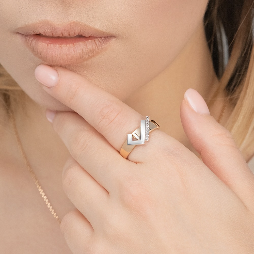 Кольцо из золота с камнем Фианит фото, цены