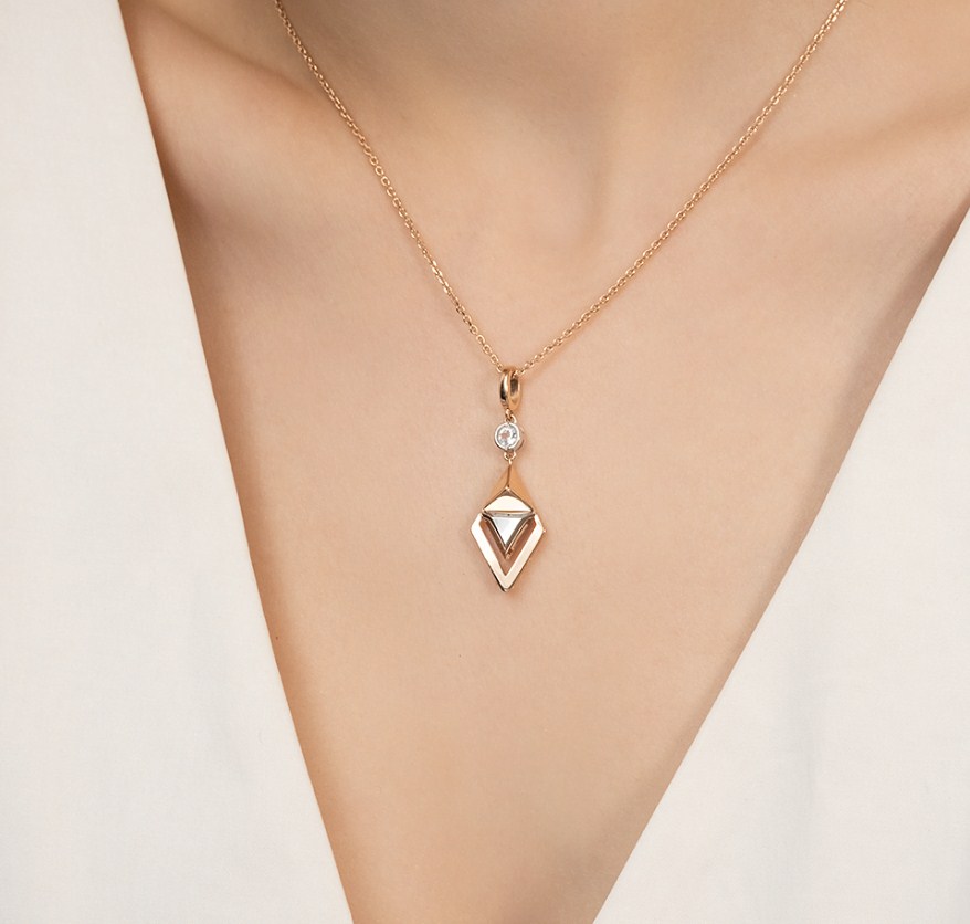 Подвеска из золота с камнем Топаз фото, цены