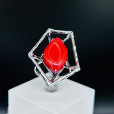 Кольцо из серебра с камнем Коралл синт. фото, цены