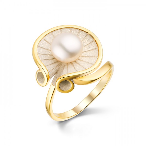 Кольцо из серебра с камнем Жемчуг, вставками эмали фото, цены