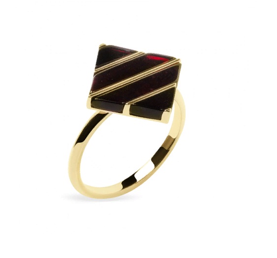 Кольцо из серебра с камнем Янтарь фото, цены