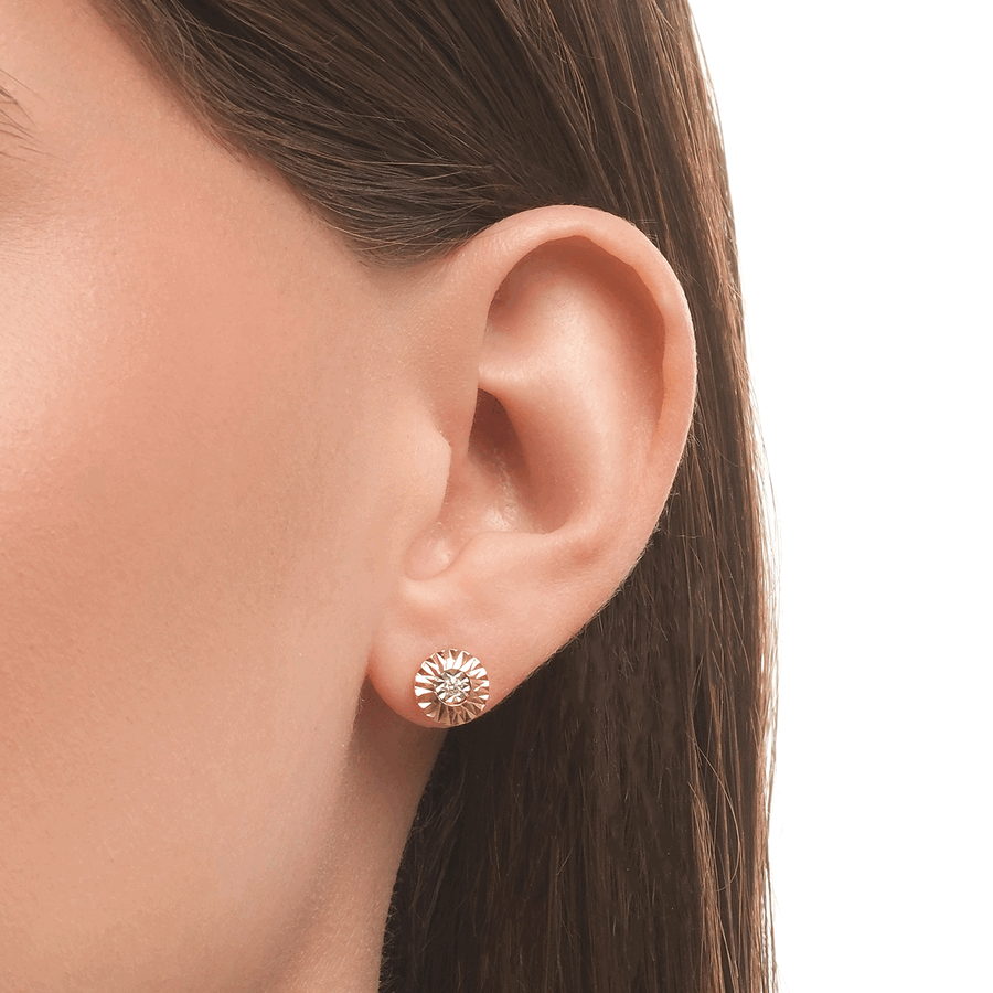 Пуссеты из золота с камнем Бриллиант фото, цены