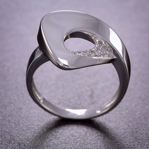 Кольцо из серебра с камнем Фианит фото, цены