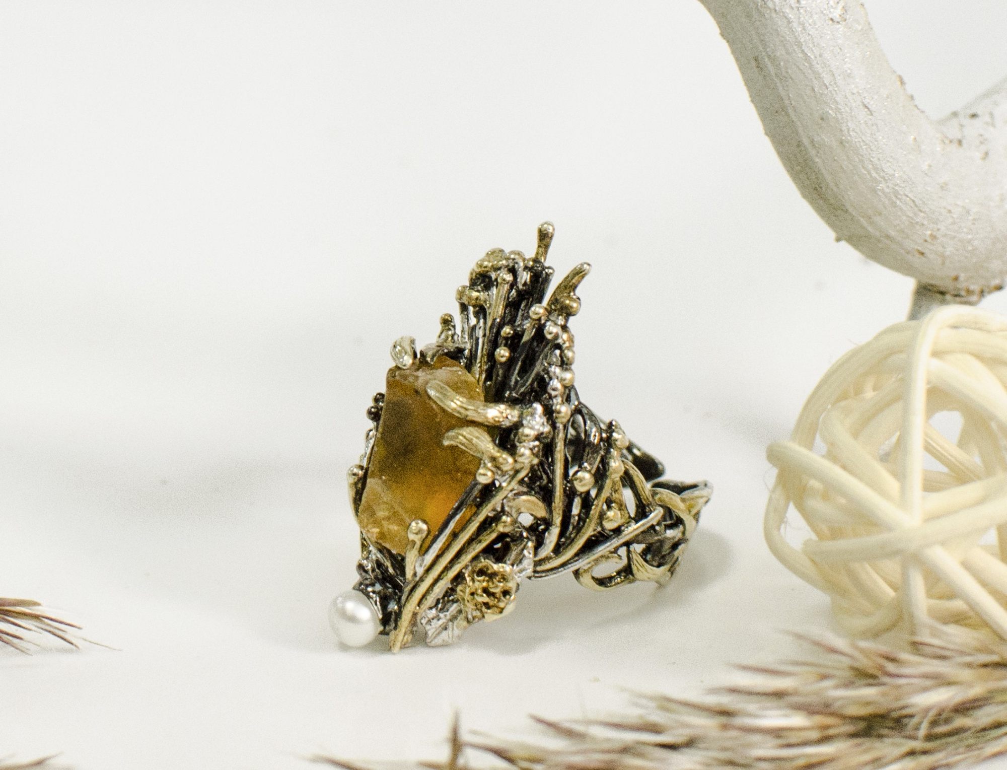 Кольцо из серебра с камнем Цитрин, Жемчуг, Бриллиант фото, цены