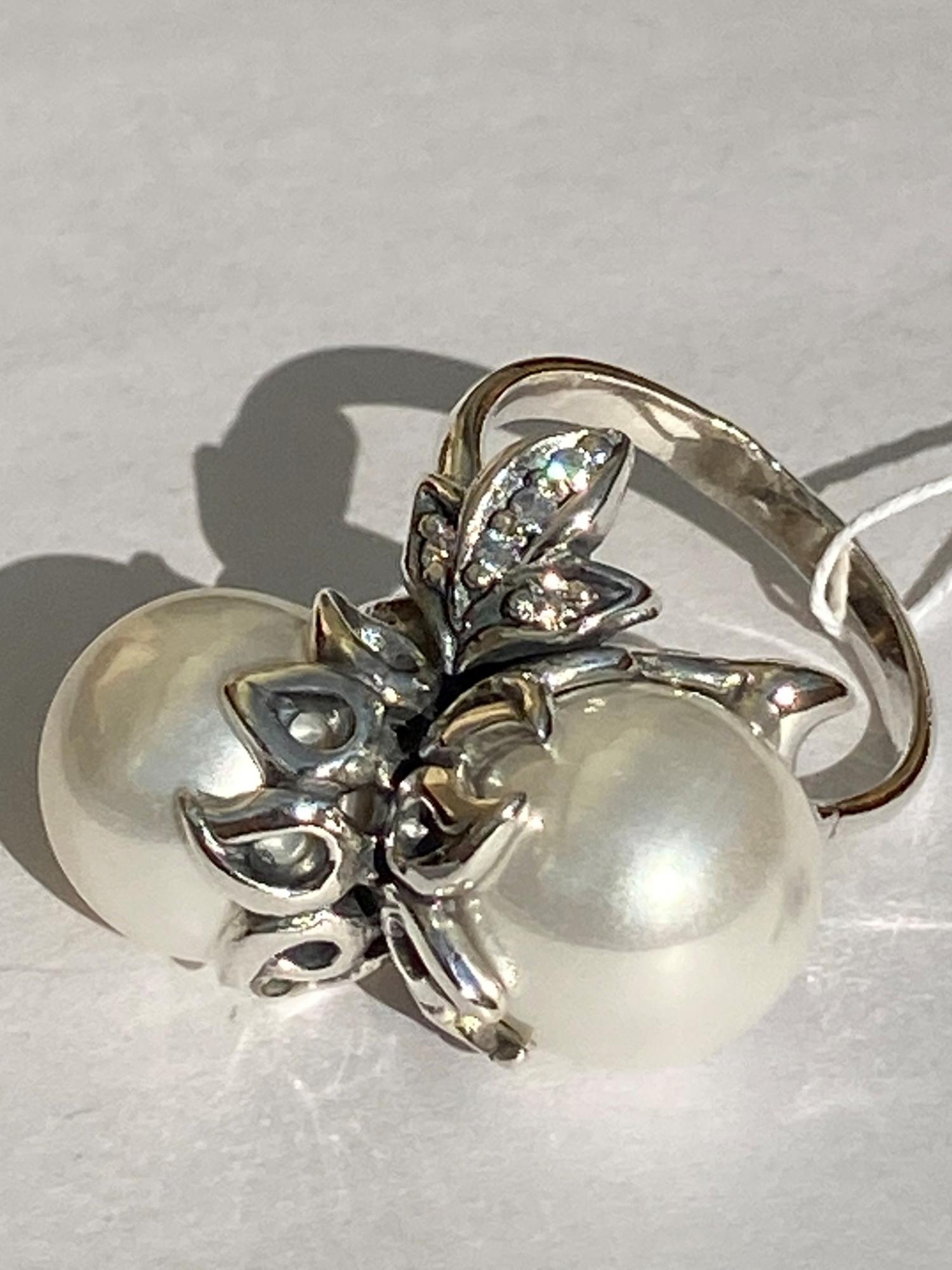 Кольцо из серебра с камнем Жемчуг фото, цены