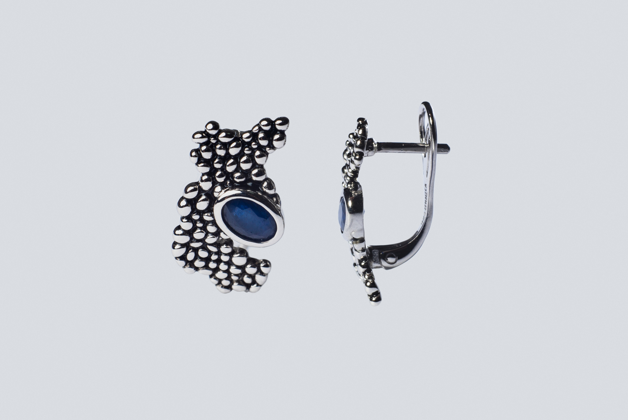 Серьги из серебра с камнем Сапфир фото, цены
