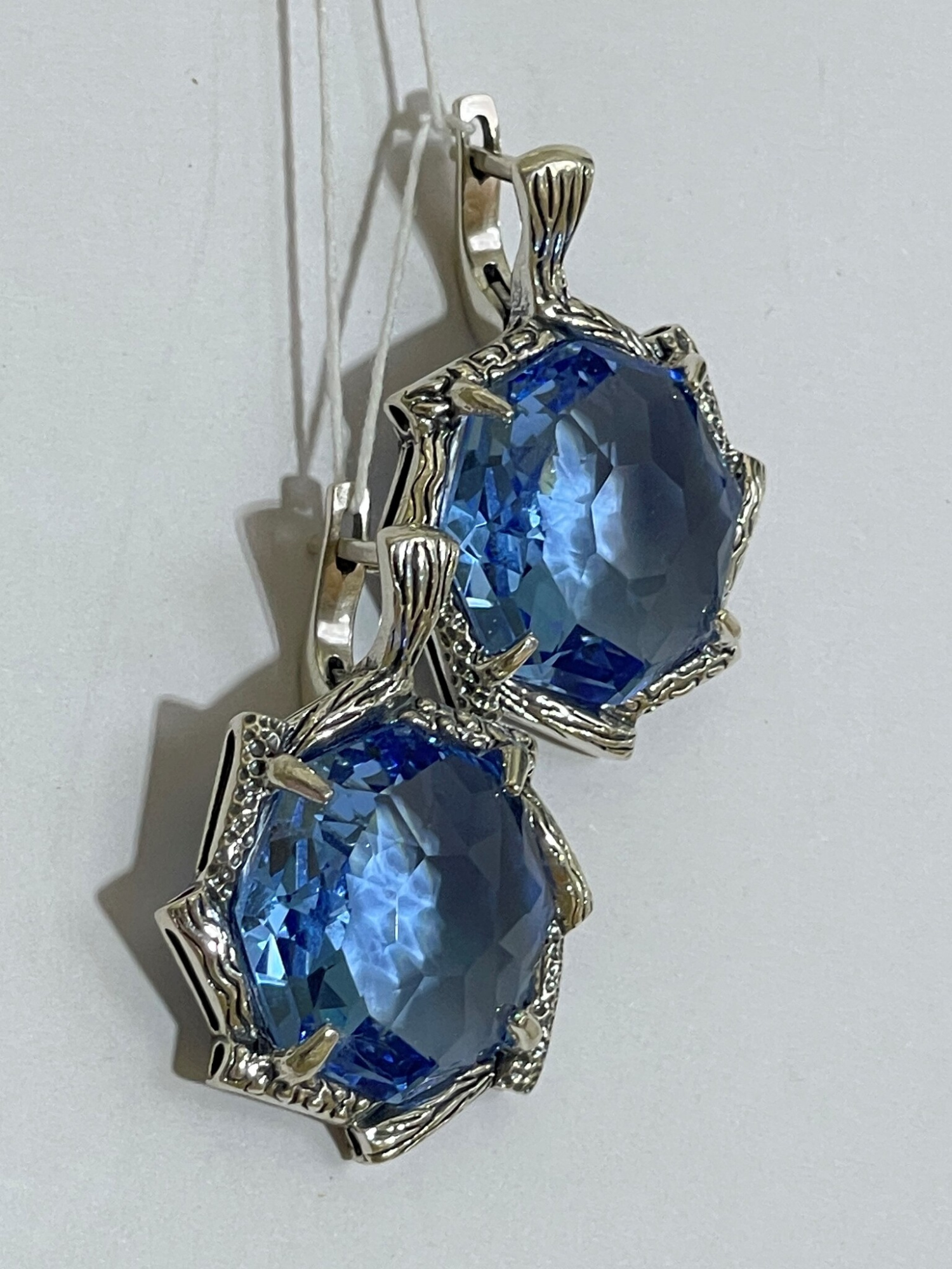 Серьги из серебра с камнем Кварц фото, цены