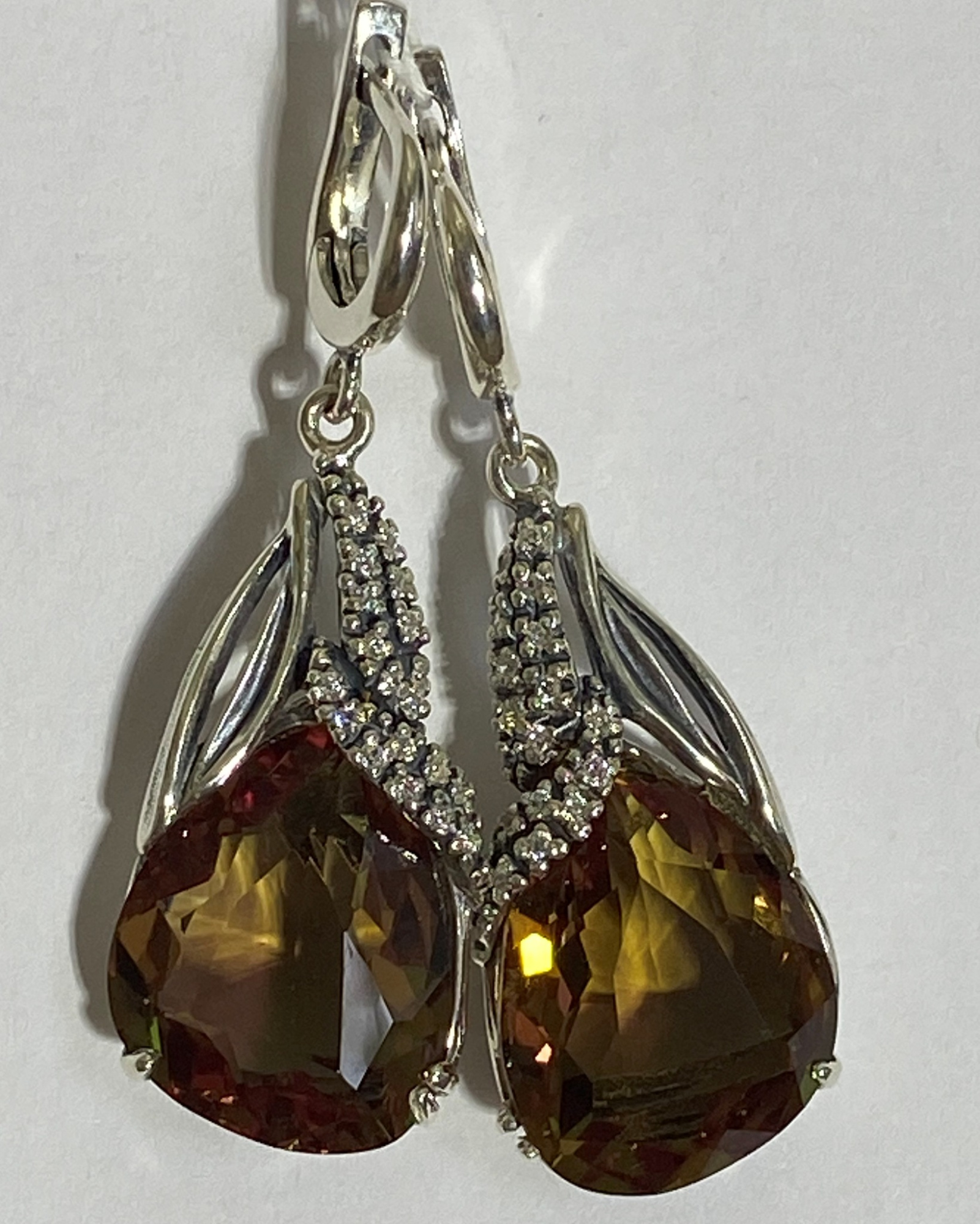 Серьги из серебра с камнем Фианит, Кварц фото, цены