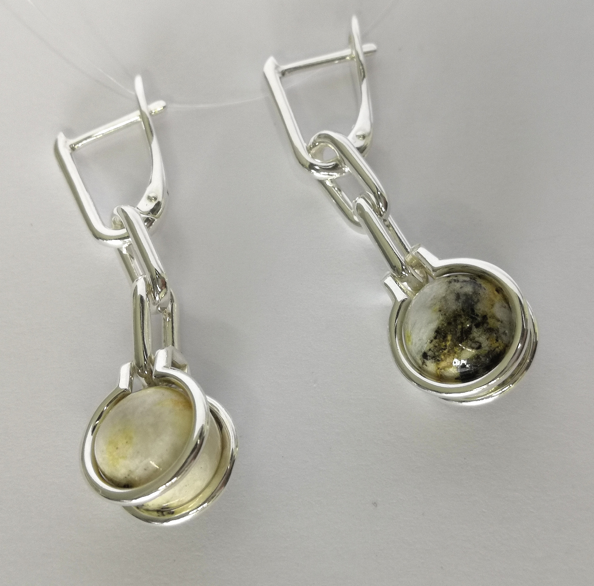 Серьги из серебра с камнем Янтарь фото, цены