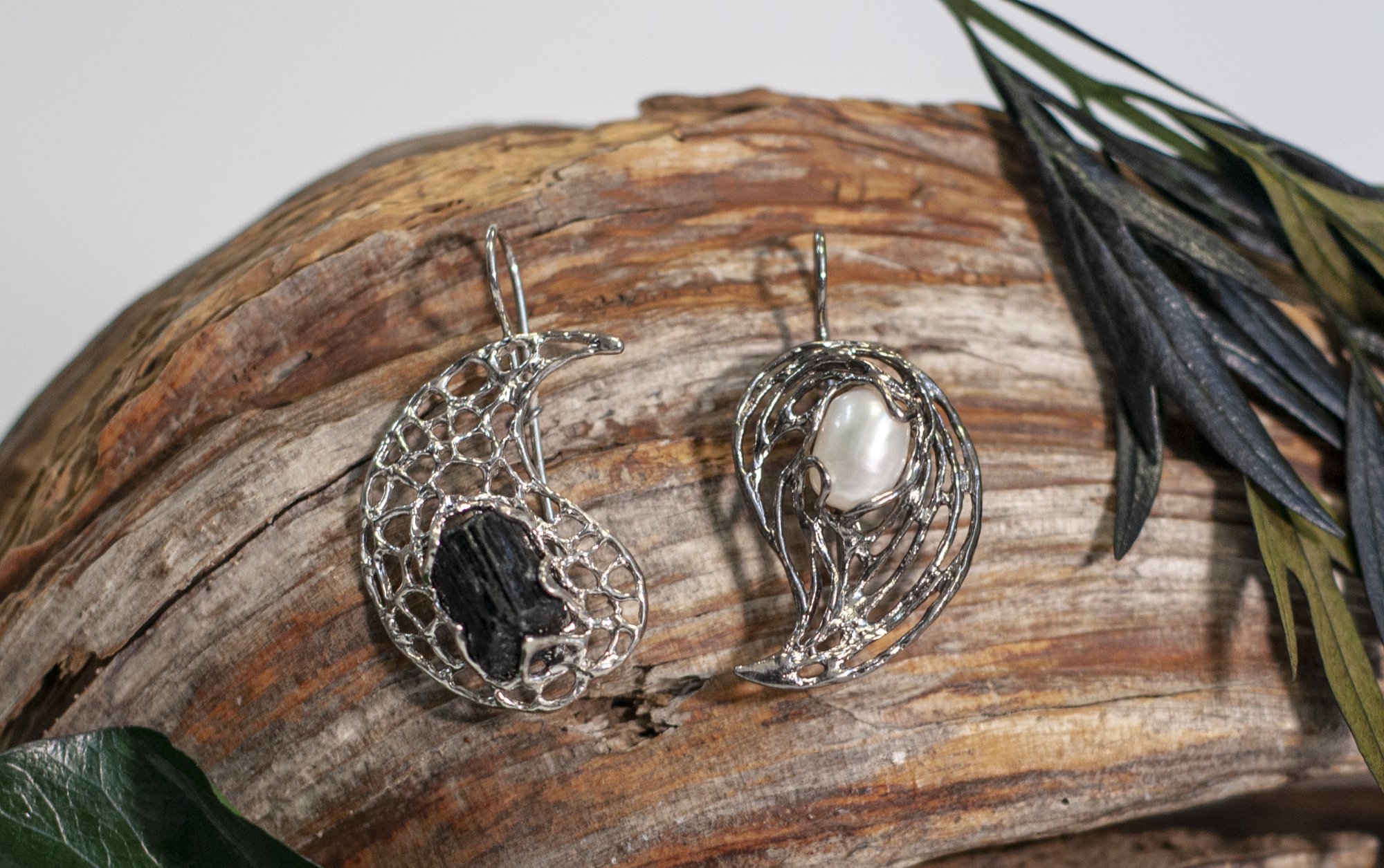 Серьги из серебра с камнем Жемчуг, Бриллиант, Турмалин фото, цены